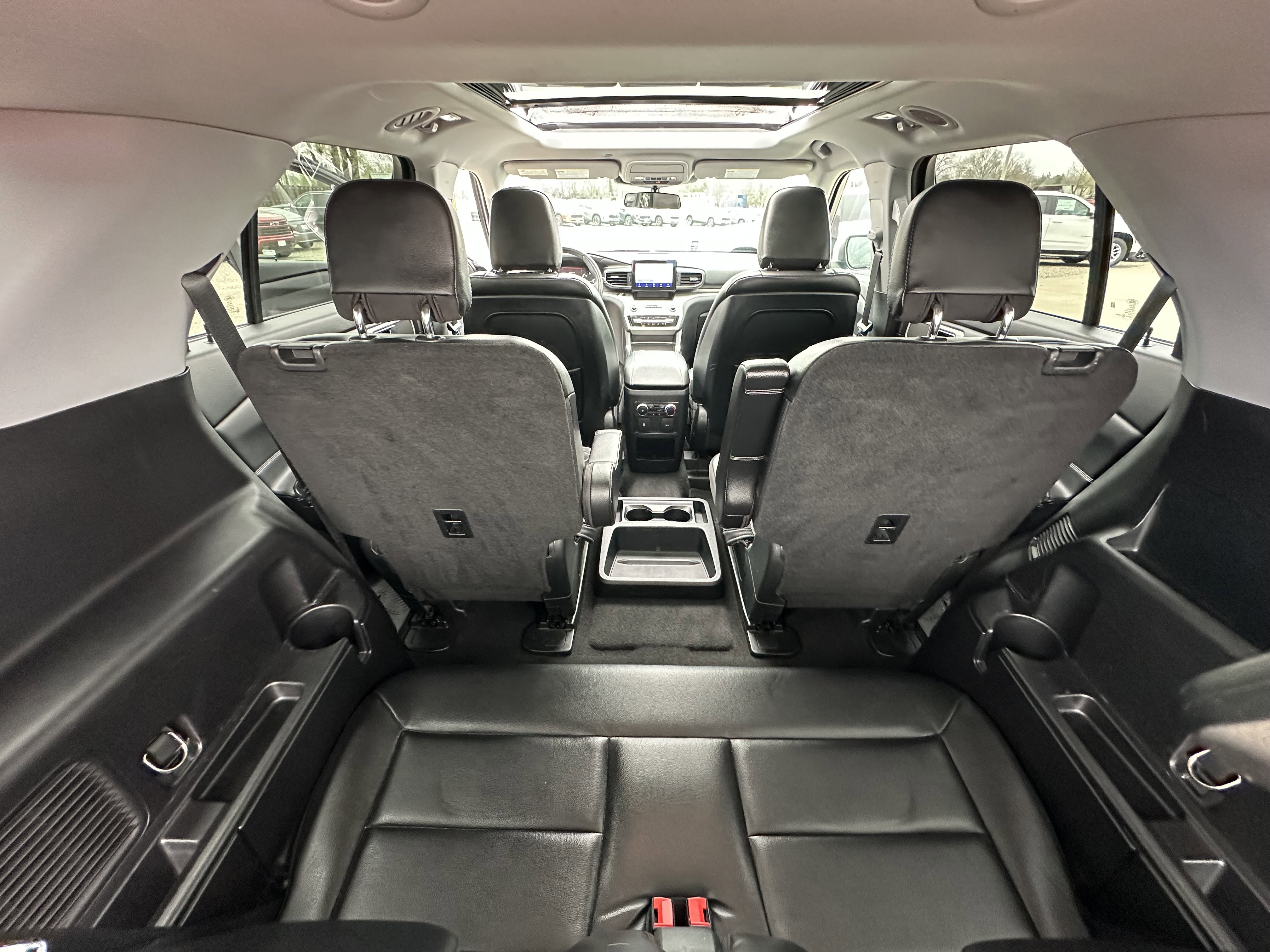 Used 2020 Ford Explorer XLT w/ Equipment Group 202A image 29