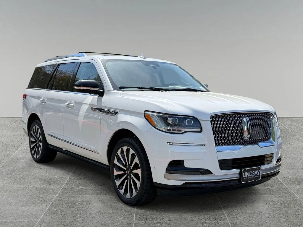 Used 2023 Lincoln Navigator Reserve AWD/4WD image 9