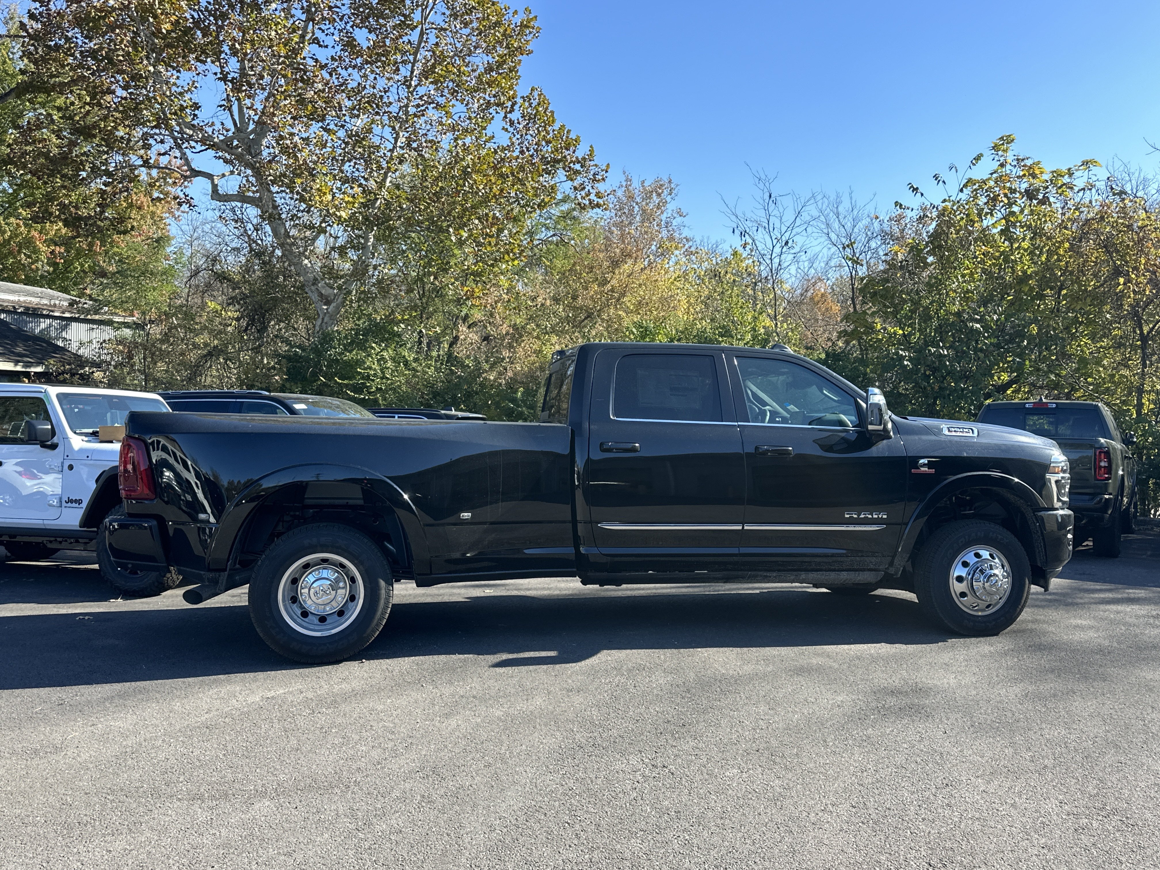 New 2027 RAM 3500 Limited AWD/4WD image 23