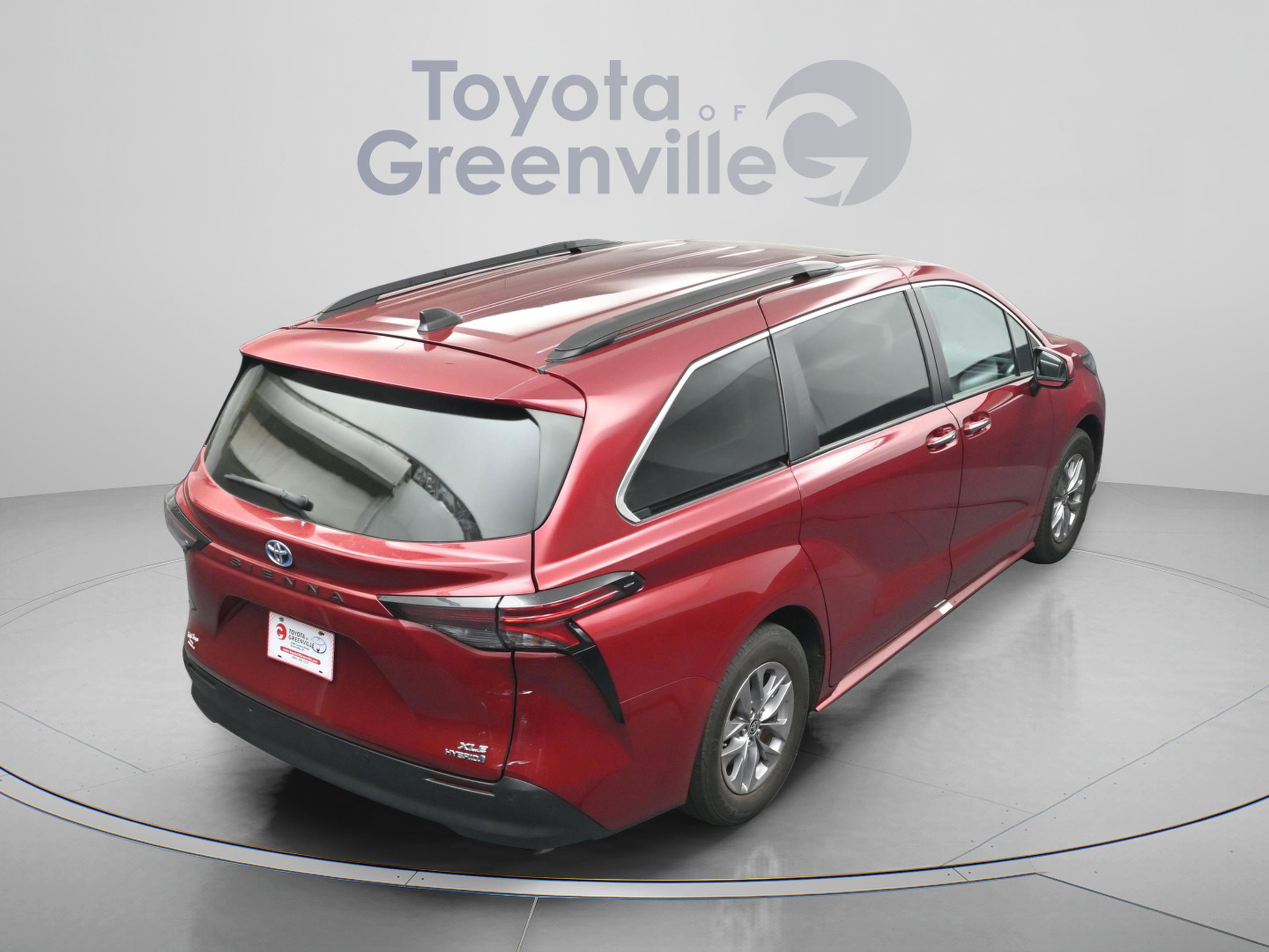 Used 2023 Toyota Sienna XLE image 15