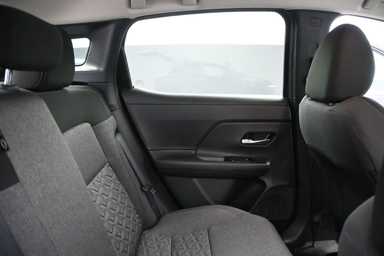 Certified 2025 Nissan Kicks SV AWD/4WD image 18