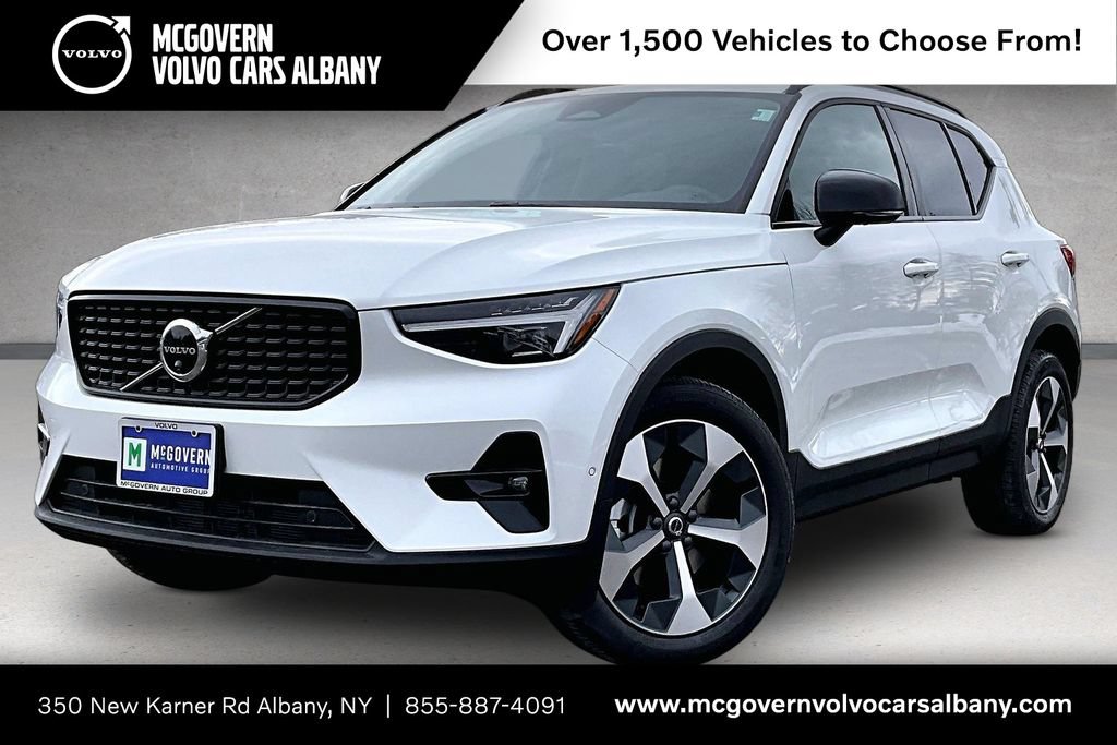 New 2026 Volvo XC40 B5 Plus w/ Protection Package Premier