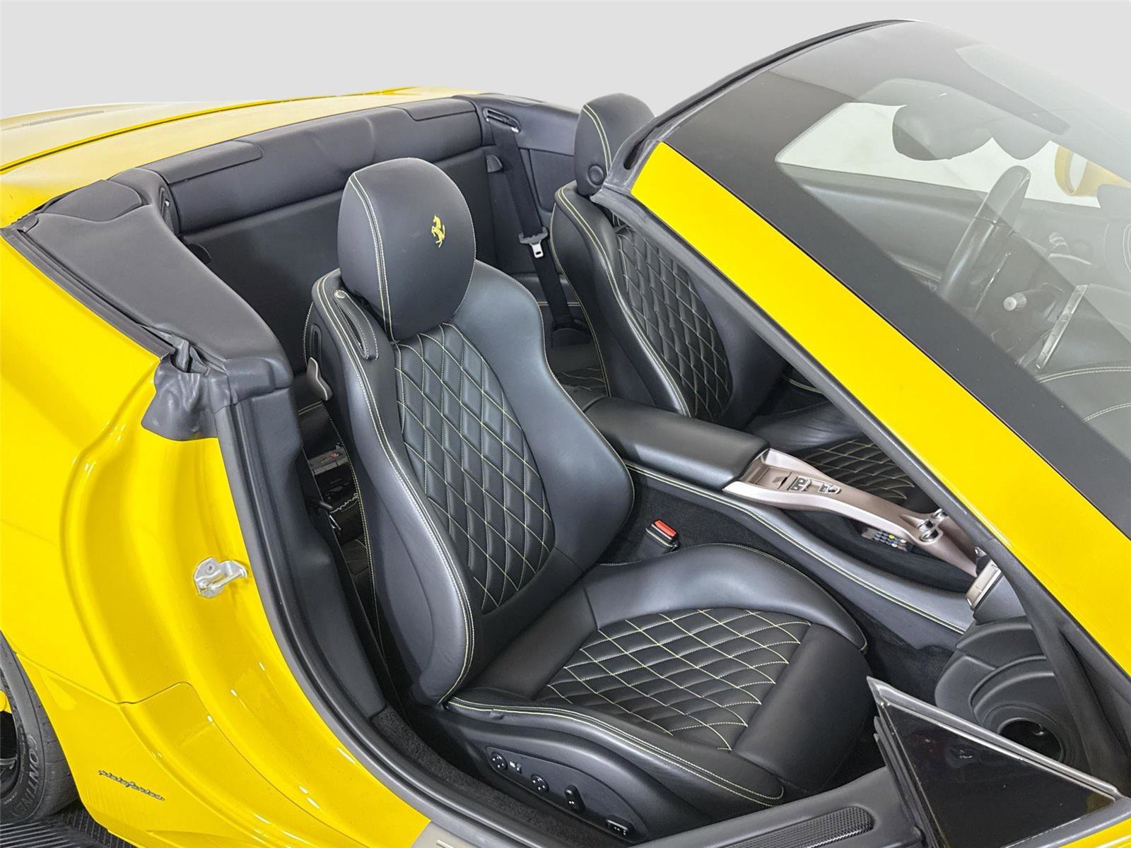 Used 2014 Ferrari California image 26