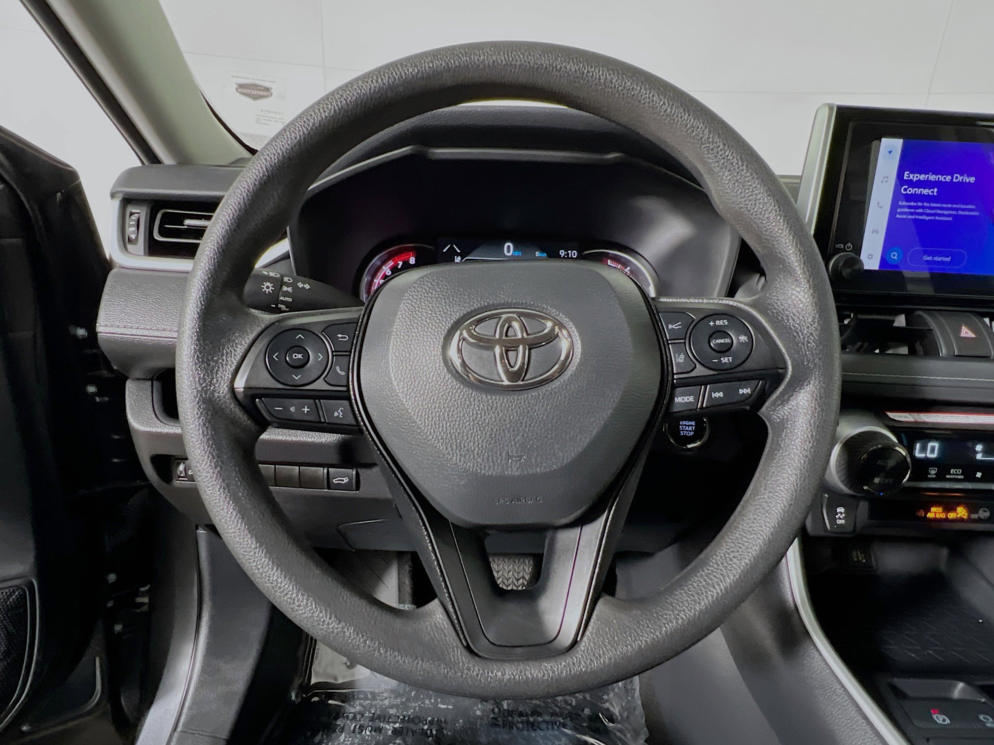 Used 2025 Toyota RAV4 XLE image 18