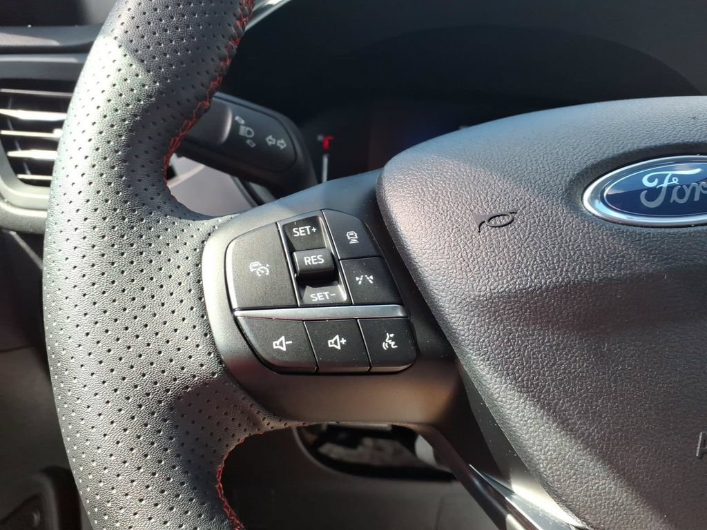 Certified 2023 Ford Escape ST-Line w/ Tech Pack #1 AWD/4WD image 16