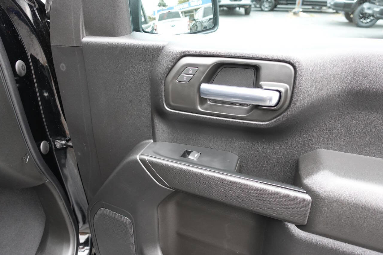 Used 2023 Chevrolet Silverado 1500 Custom image 32