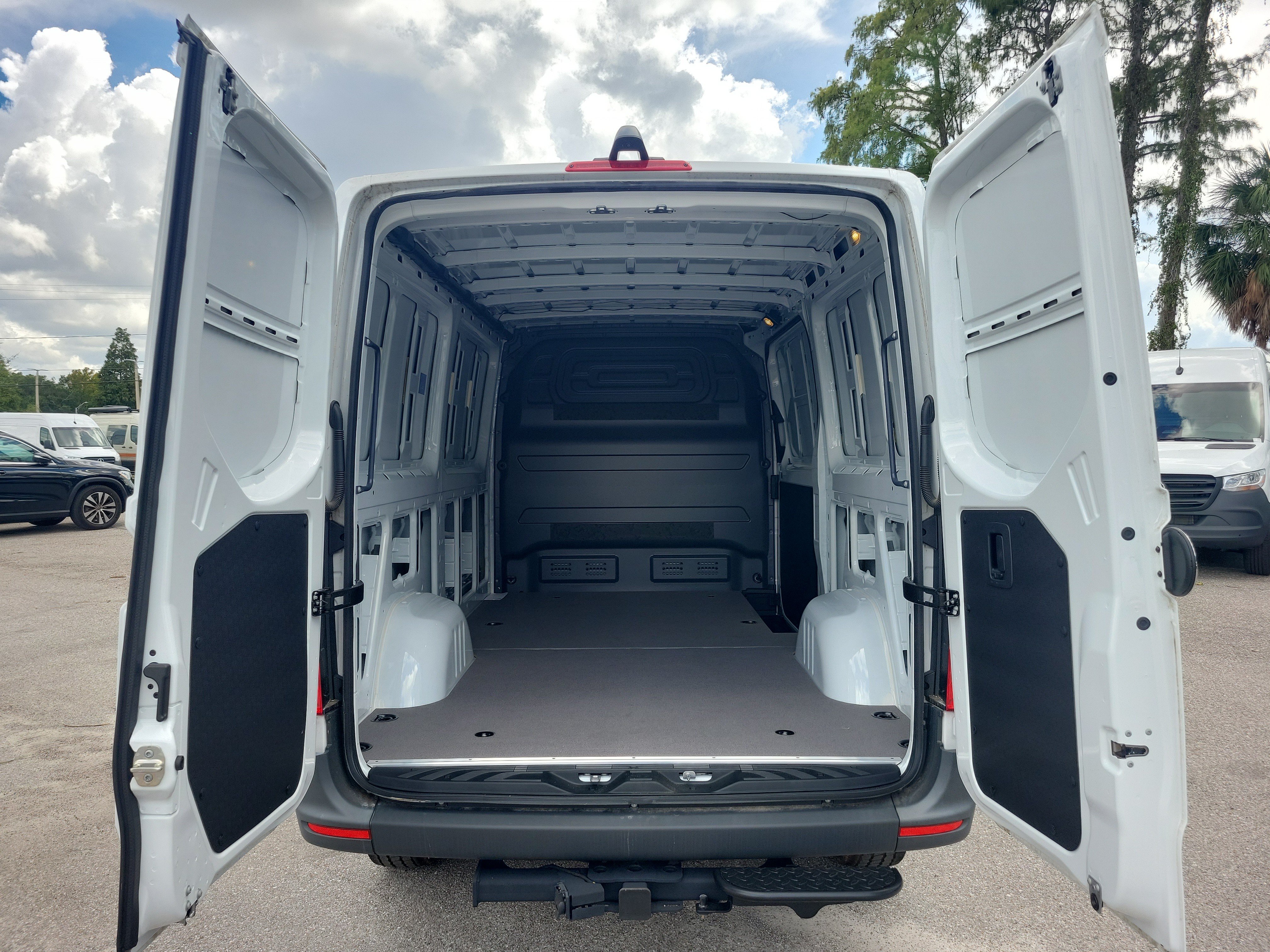 New 2025 Mercedes-Benz Sprinter 2500 image 10