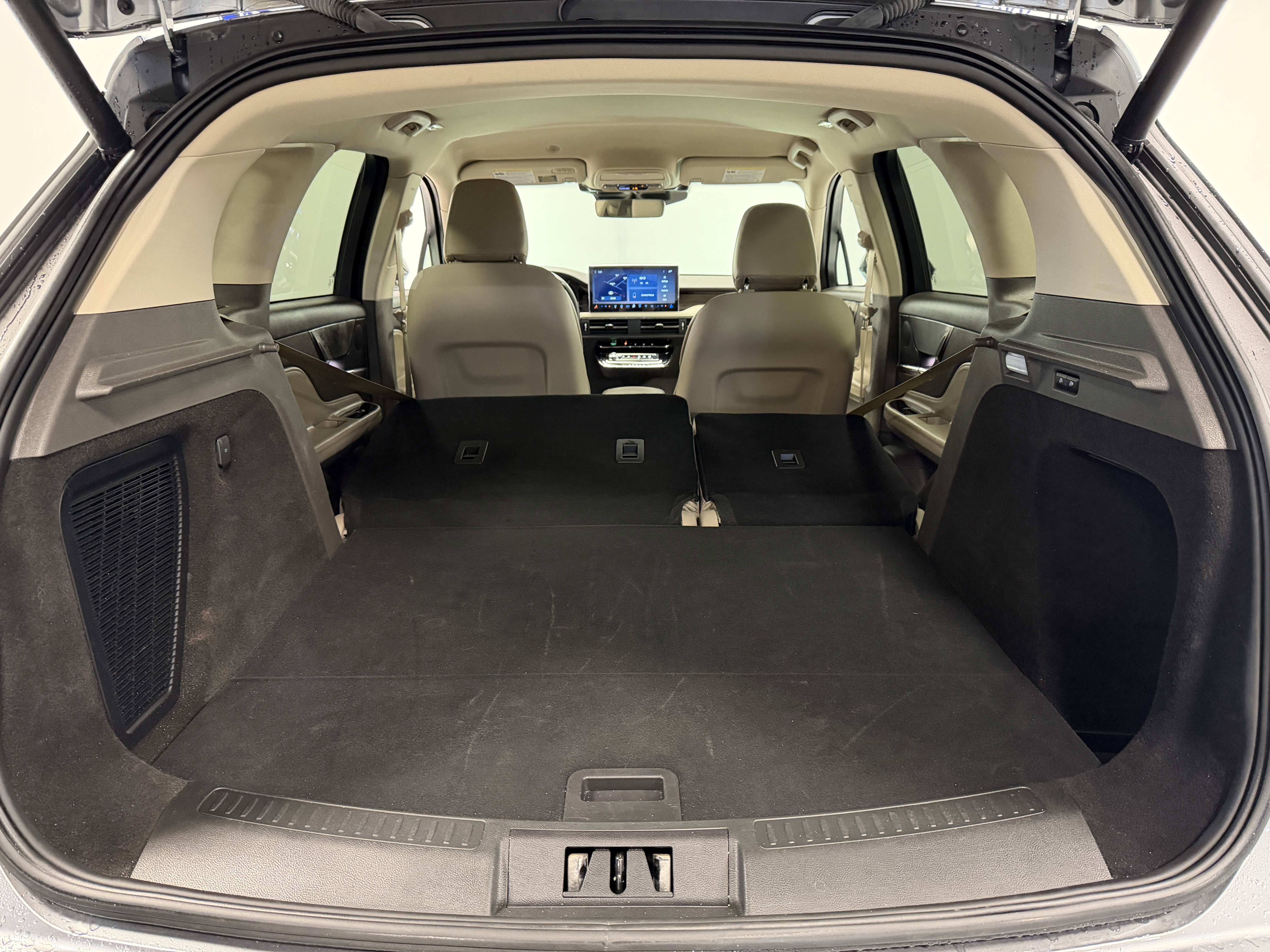 Used 2023 Lincoln Corsair Reserve w/ Equipment Group 201A image 26