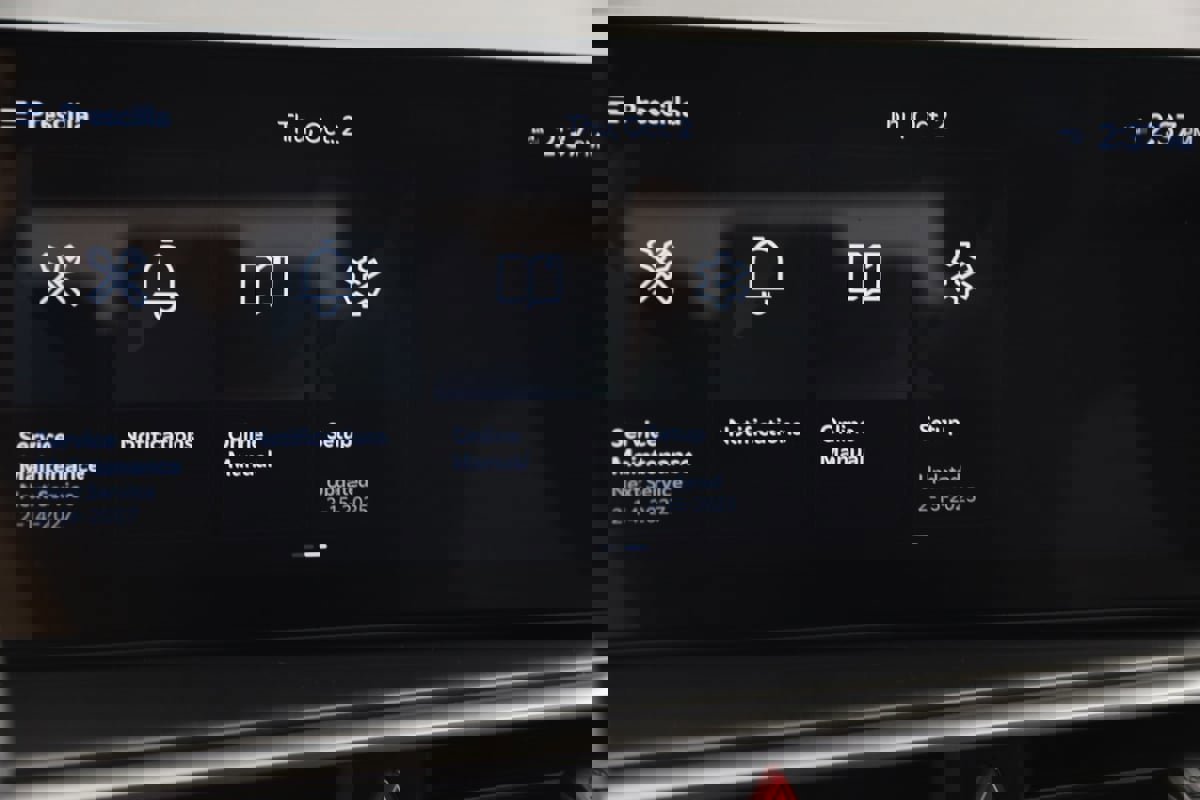 Used 2025 Kia Sorento LX image 32