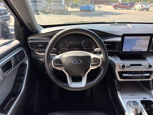 Used 2023 Ford Explorer XLT w/ Equipment Group 202A AWD/4WD image 16