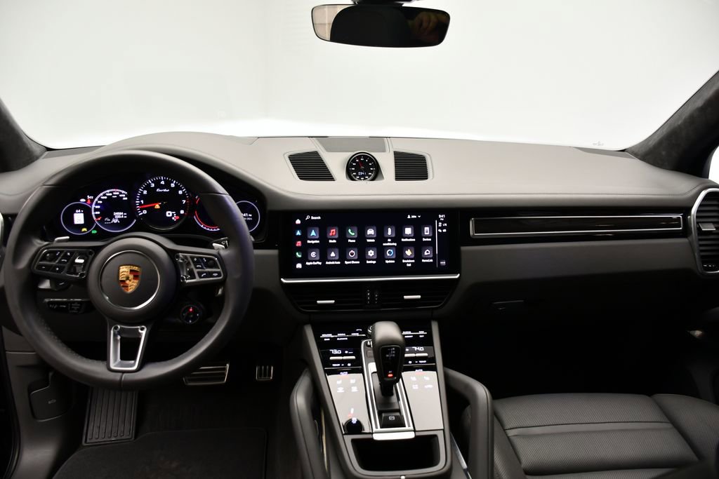Certified 2023 Porsche Cayenne Turbo AWD/4WD image 32