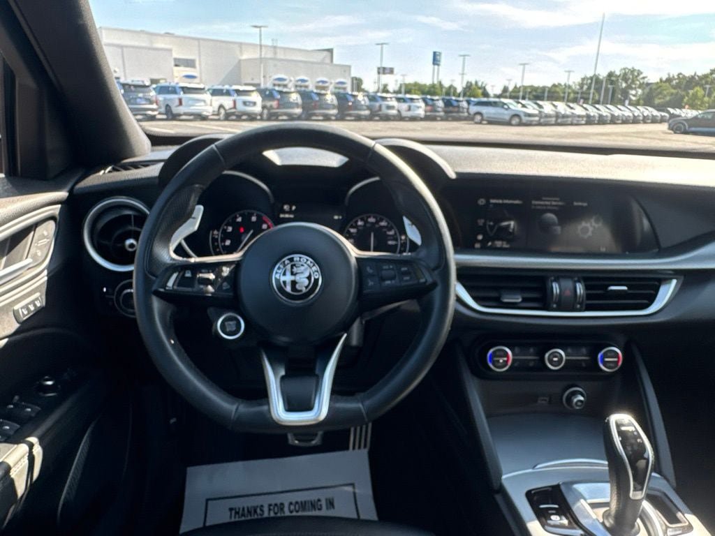Used 2023 Alfa Romeo Stelvio Veloce AWD/4WD image 23