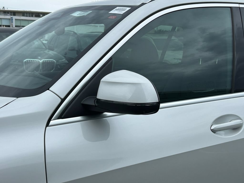 Used 2026 BMW X5 sDrive40i w/ Parking Assistance Package RWD image 10
