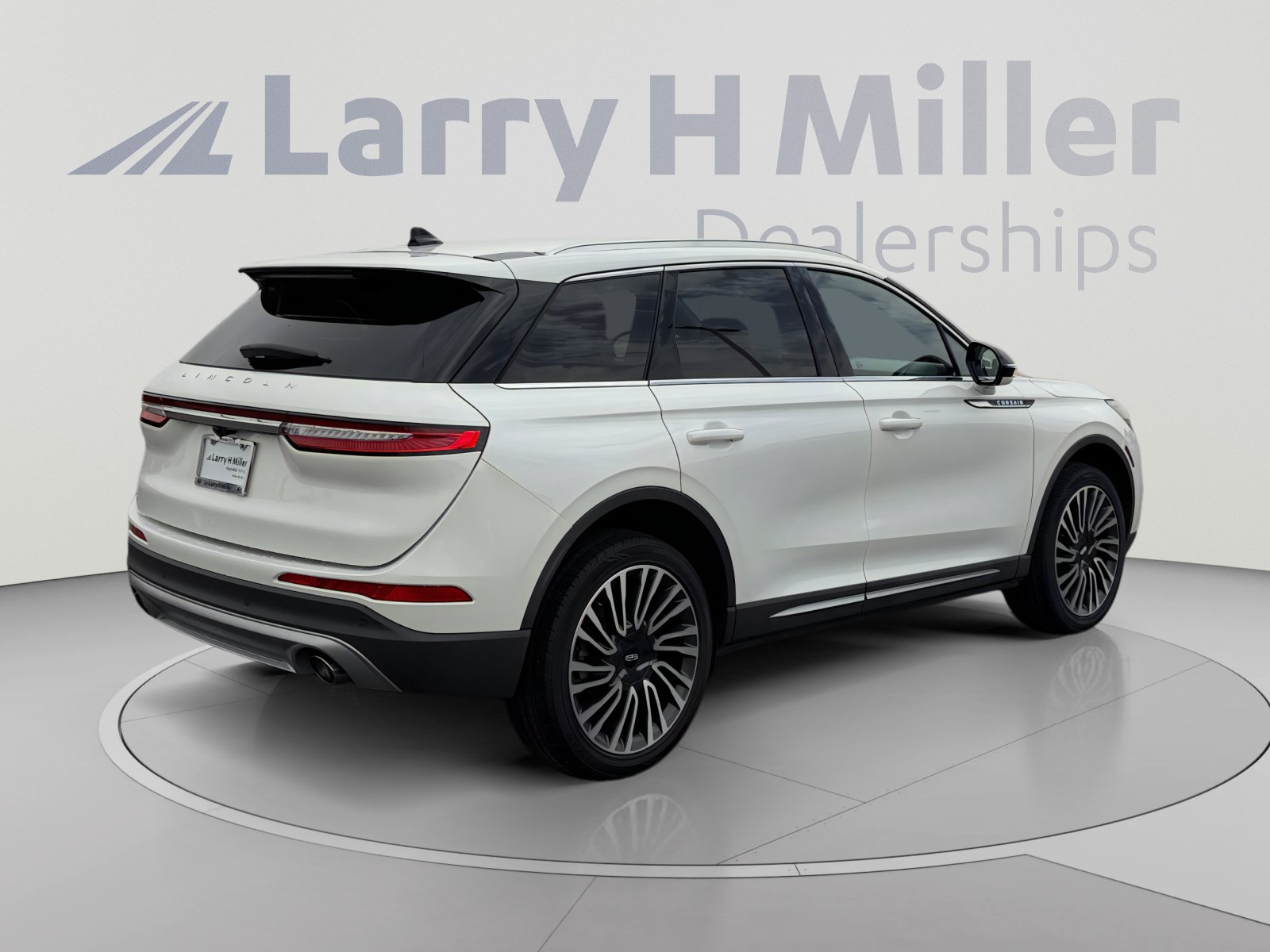 Used 2022 Lincoln Corsair Reserve FWD image 5