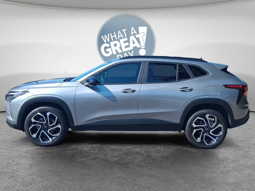 Used 2025 Chevrolet Trax RS w/ Driver Confidence Package FWD image 7
