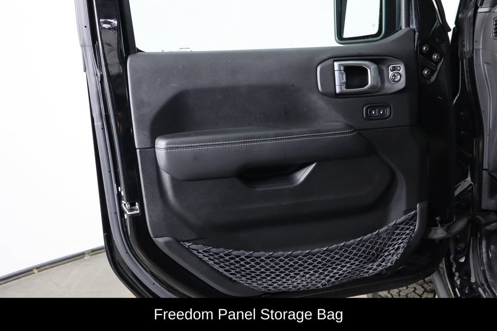 Used 2023 Jeep Wrangler Unlimited Rubicon 4xe w/ Cold Weather Group AWD/4WD image 16