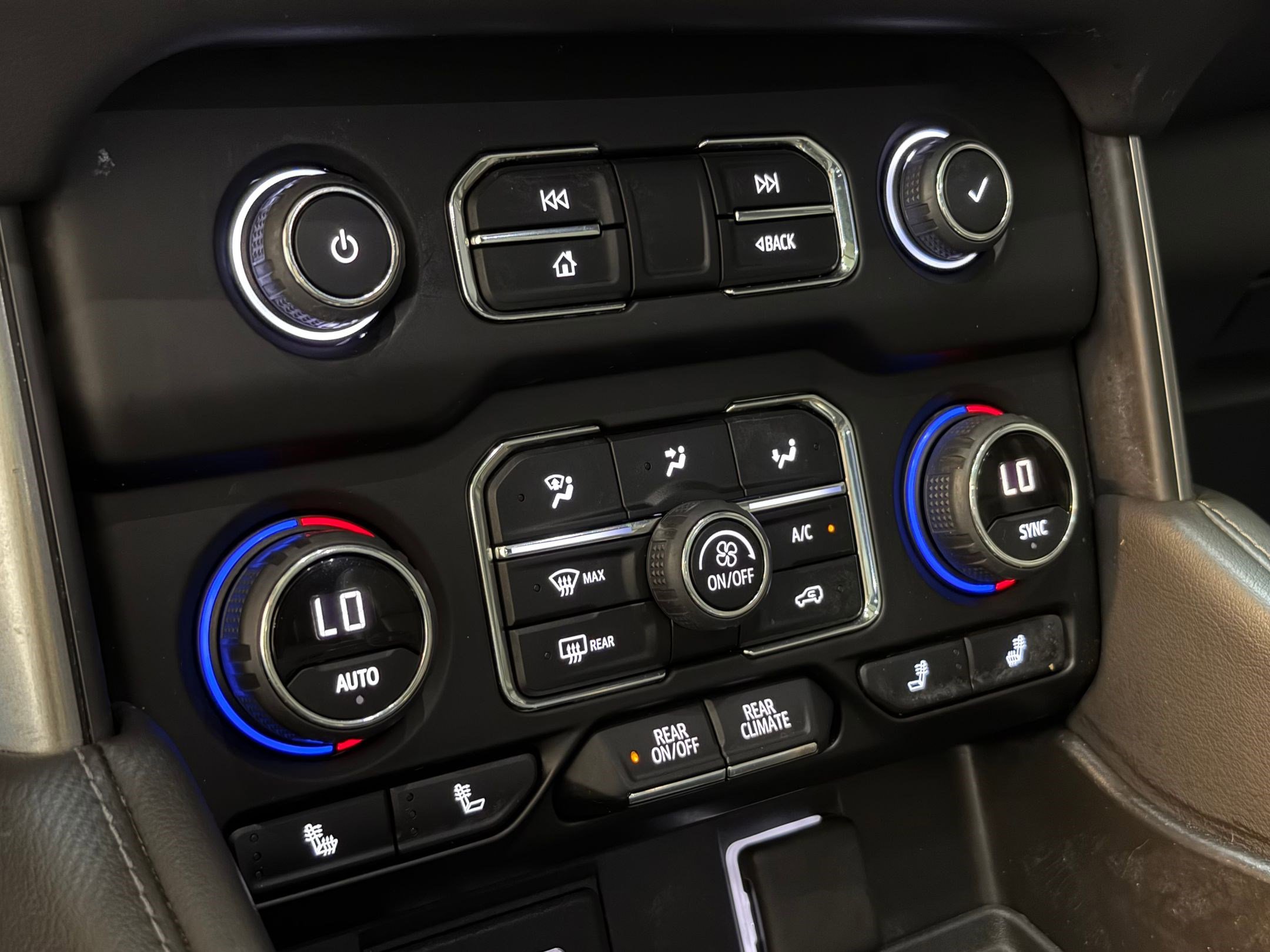 Used 2022 Chevrolet Tahoe LT w/ LT Signature Package image 31