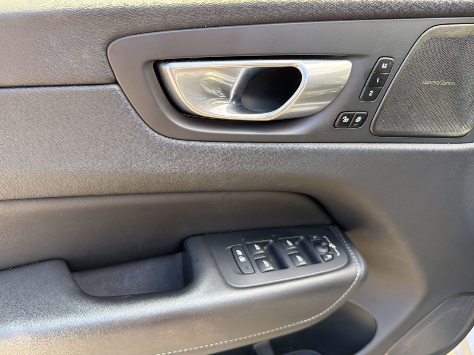 Certified 2023 Volvo XC60 B5 Ultimate FWD image 12