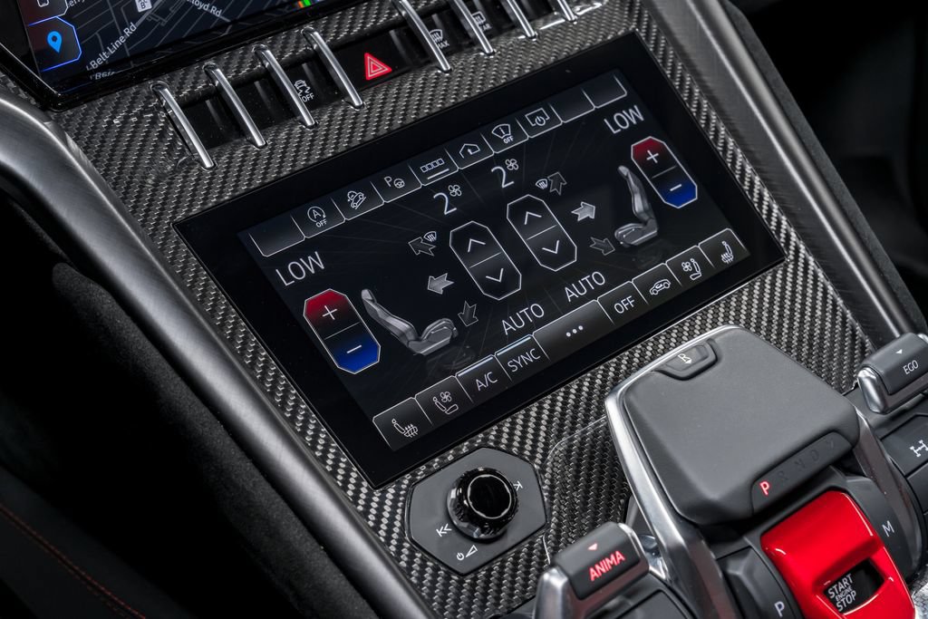 Used 2024 Lamborghini Urus Performante AWD/4WD image 29