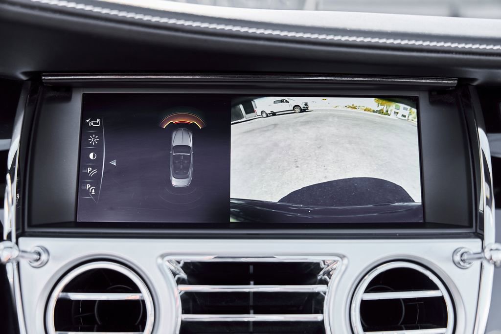 Used 2018 Rolls-Royce Dawn RWD image 67