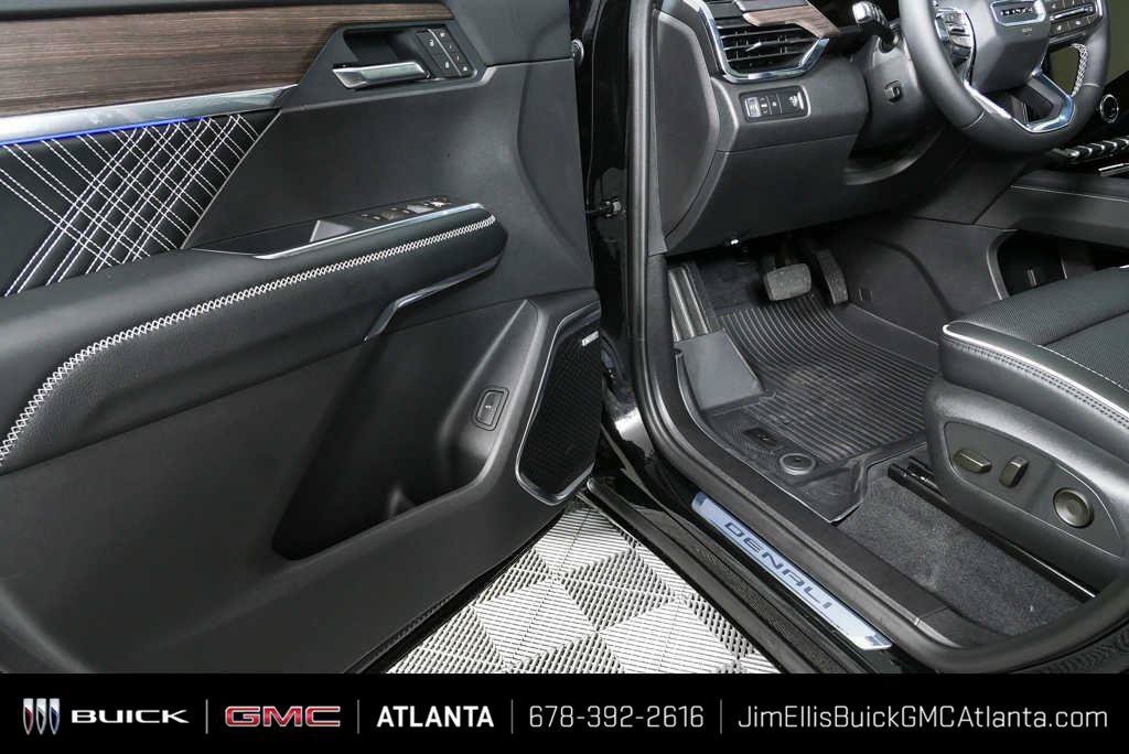 New 2026 GMC Acadia Denali w/ Super Cruise Package FWD image 9