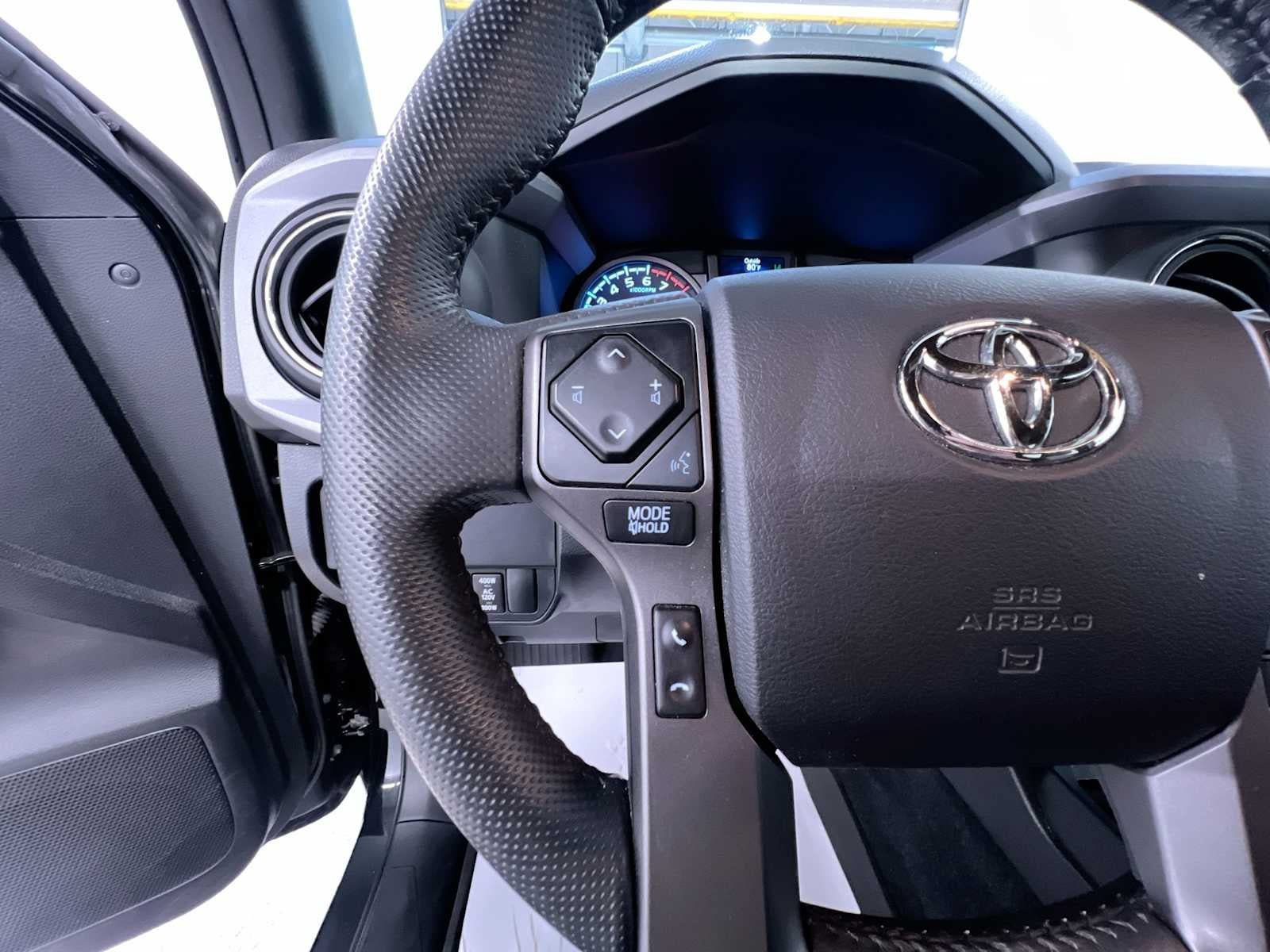 Used 2023 Toyota Tacoma TRD Off-Road w/ Advanced Technology Package AWD/4WD image 20