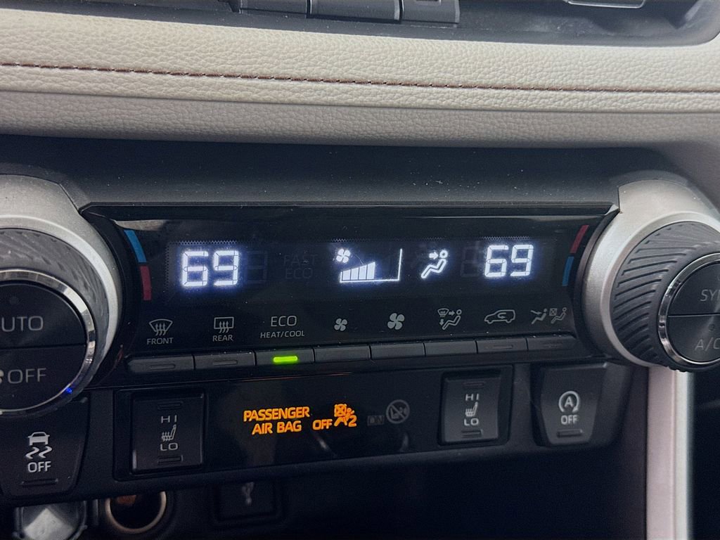 Certified 2021 Toyota RAV4 XLE Premium AWD/4WD image 15