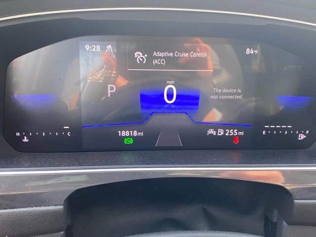 Used 2024 Volkswagen Tiguan SE w/ Panoramic Sunroof Package AWD/4WD image 5