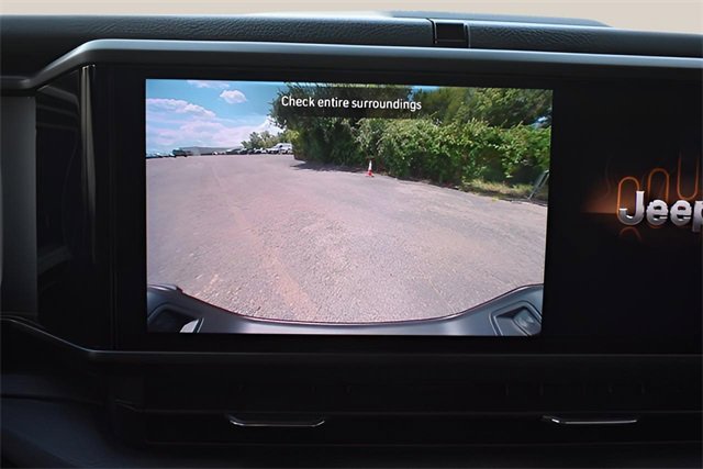 New 2025 Jeep Gladiator Sport image 18