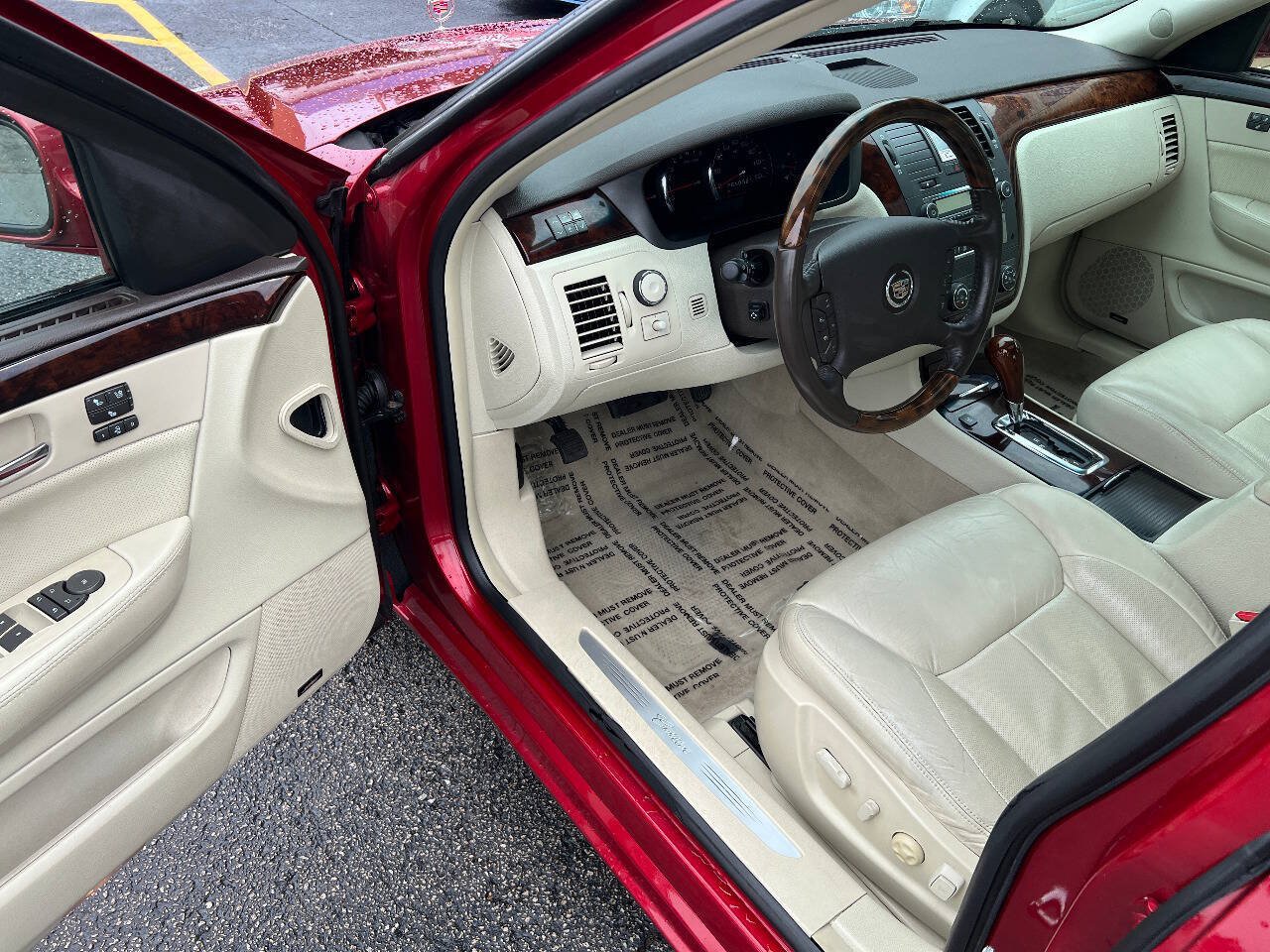 Used 2009 Cadillac DTS FWD image 17