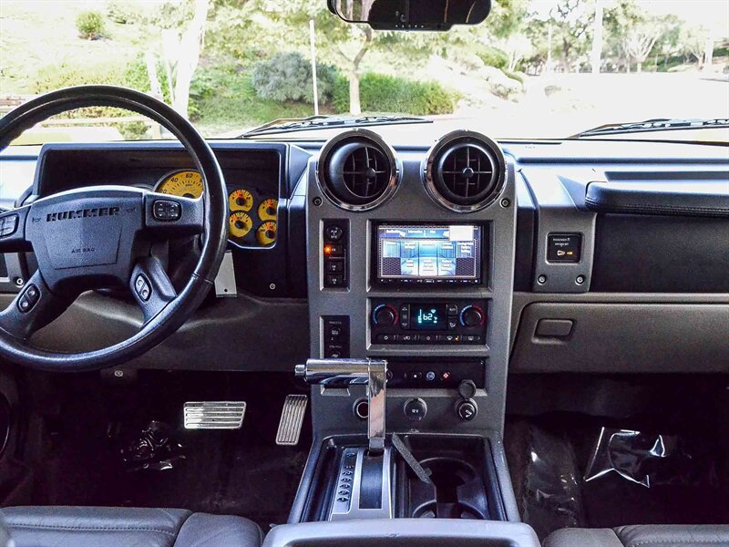 Used 2003 HUMMER H2 w/ Preferred Equipment Group AWD/4WD image 15