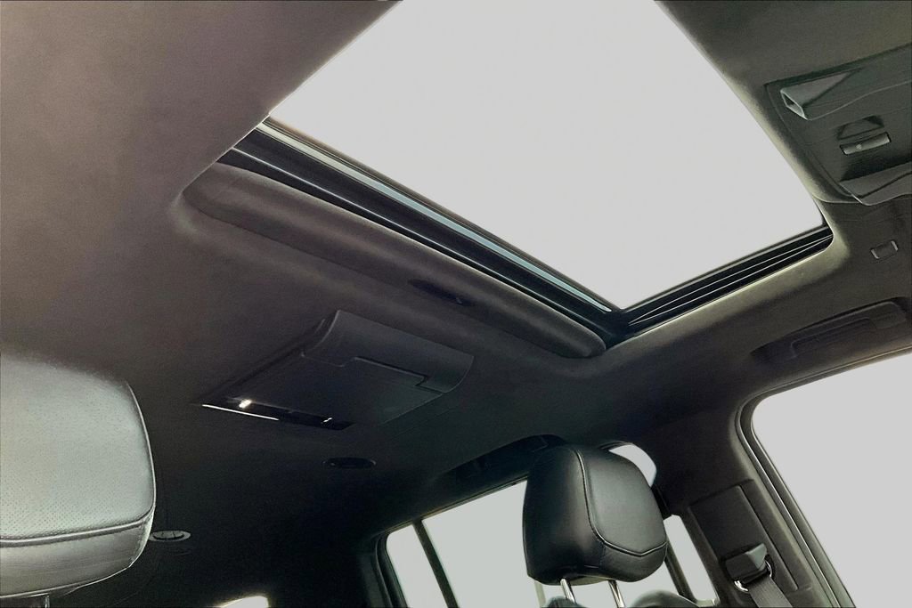 Used 2020 Cadillac Escalade ESV Platinum AWD/4WD image 21