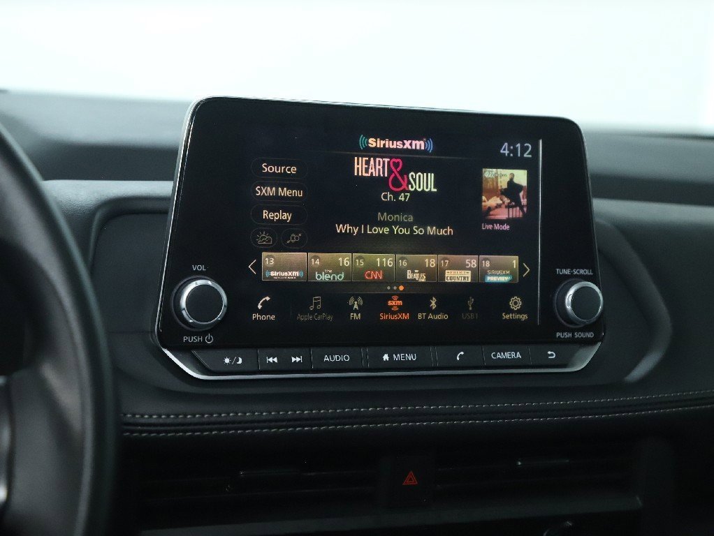 Used 2024 Nissan Rogue S image 25