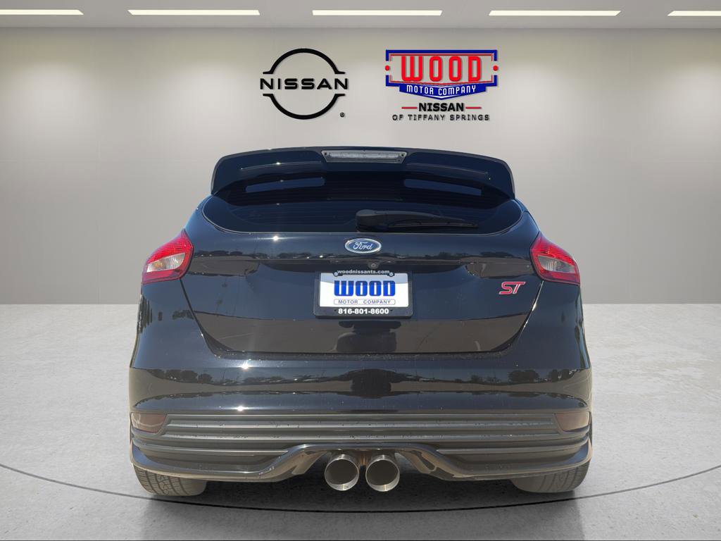 Used 2016 Ford Focus ST FWD image 3
