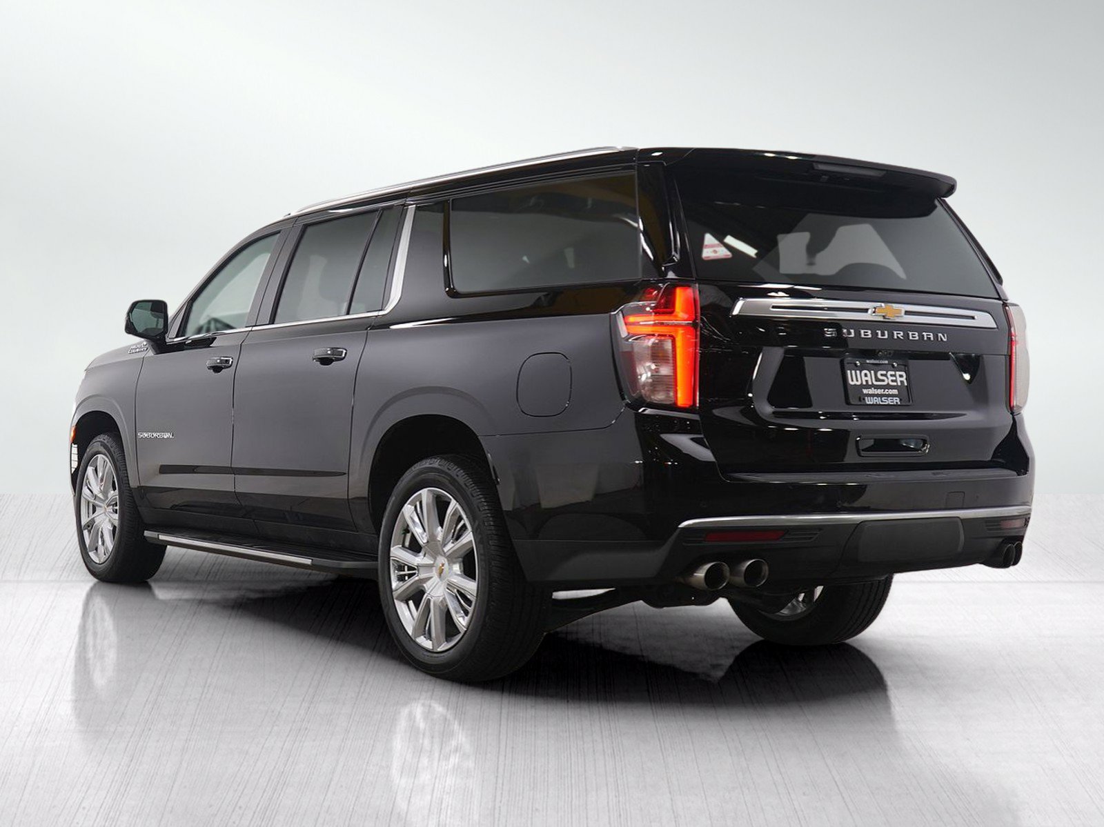 Used 2021 Chevrolet Suburban High Country AWD/4WD image 4