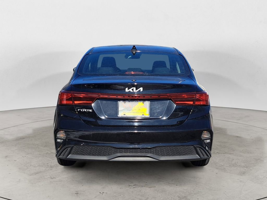 Used 2024 Kia Forte LXS image 4