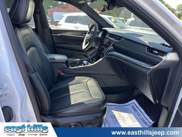Used 2023 Jeep Grand Cherokee Overland AWD/4WD image 25