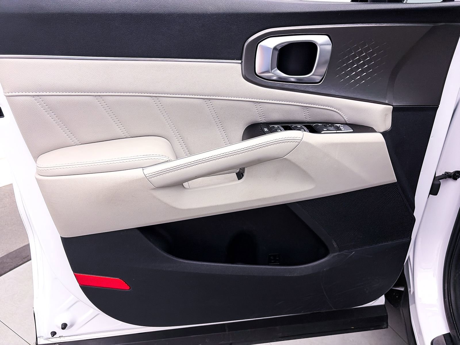 Used 2022 Kia Sorento SX image 17