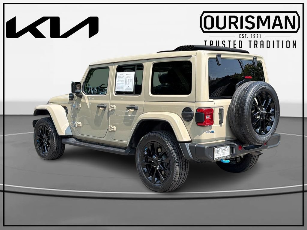 Used 2022 Jeep Wrangler Unlimited Sahara AWD/4WD image 3