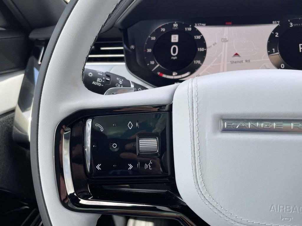 Used 2023 Land Rover Range Rover Sport SE Dynamic image 18