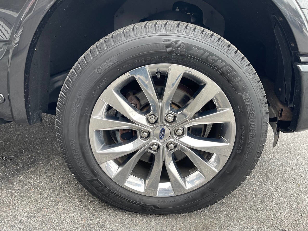 Used 2015 Ford F150 Platinum w/ Equipment Group 701A Luxury image 11