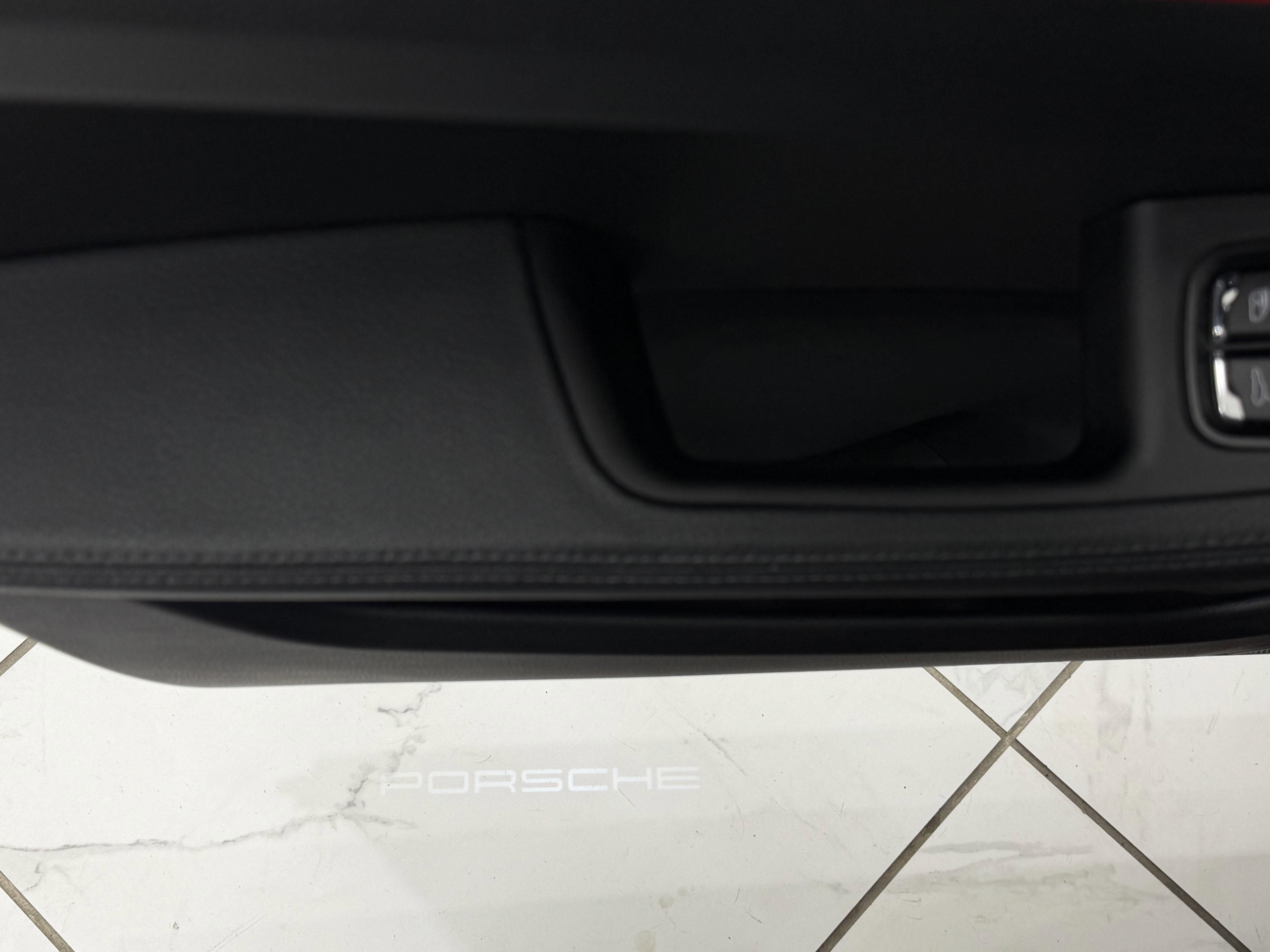 Certified 2024 Porsche Macan image 28