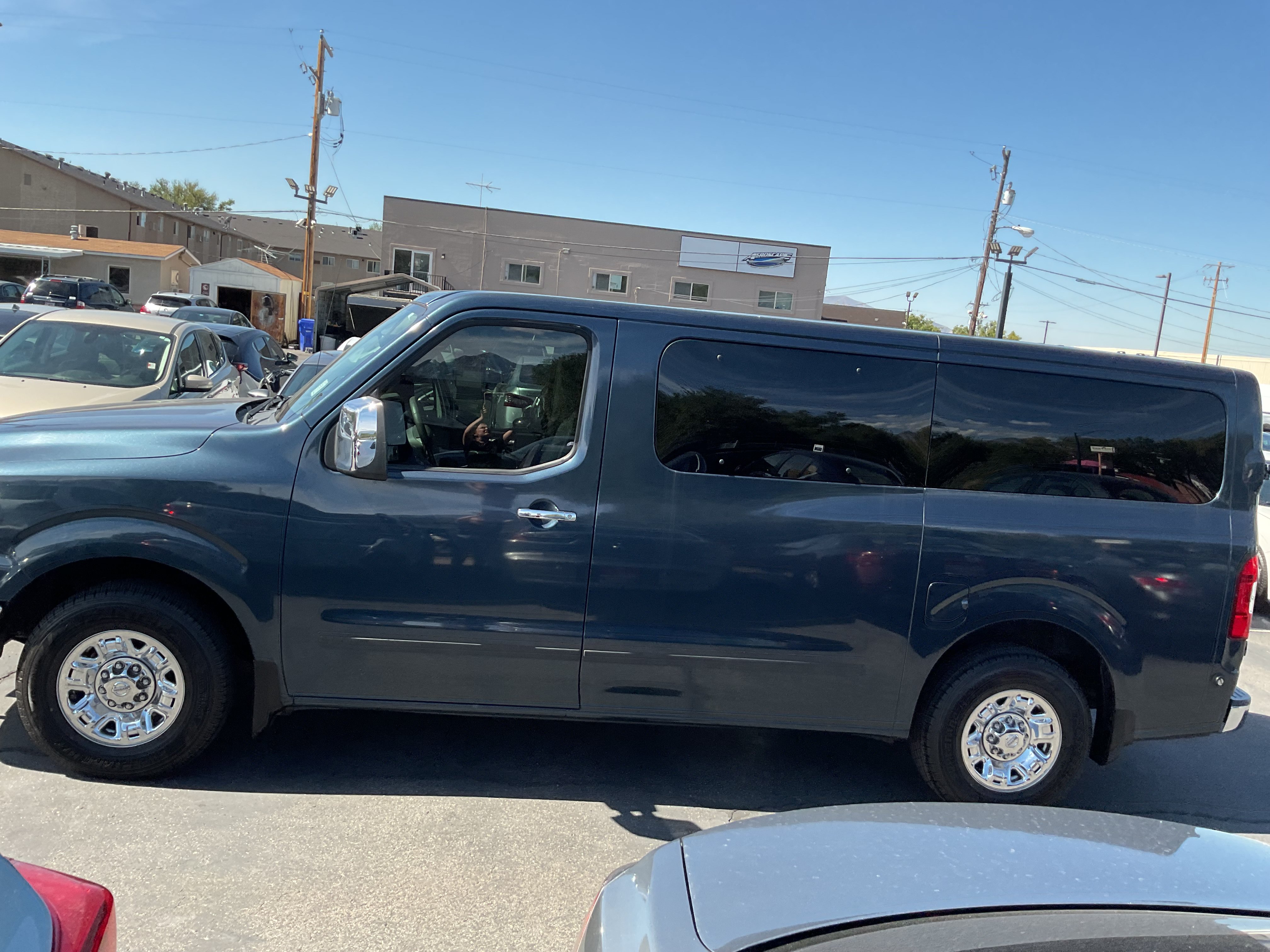 Used 2017 Nissan NV 3500 SL RWD image 5