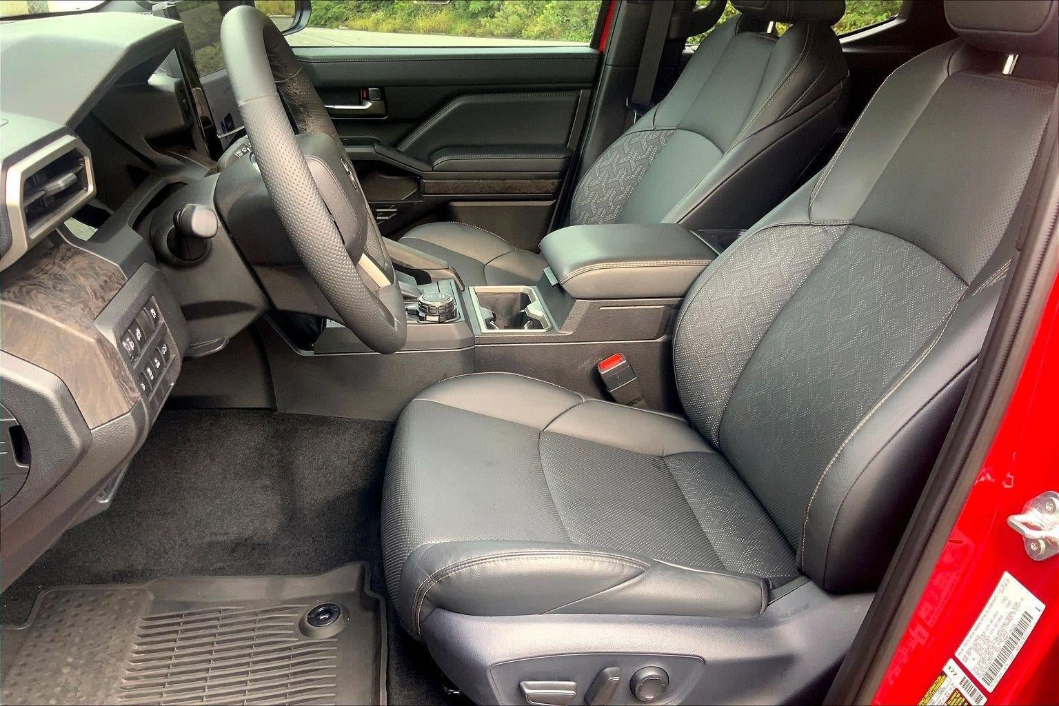Used 2025 Toyota Tacoma Limited AWD/4WD image 23