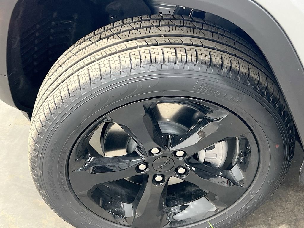 New 2025 Jeep Grand Cherokee L Limited w/ Black Appearance Package image 40