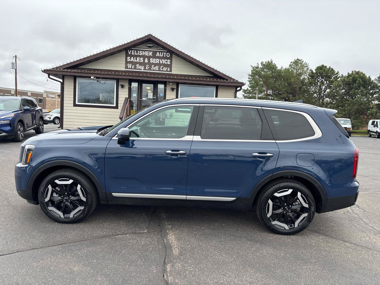 Used 2025 Kia Telluride S AWD/4WD image 6