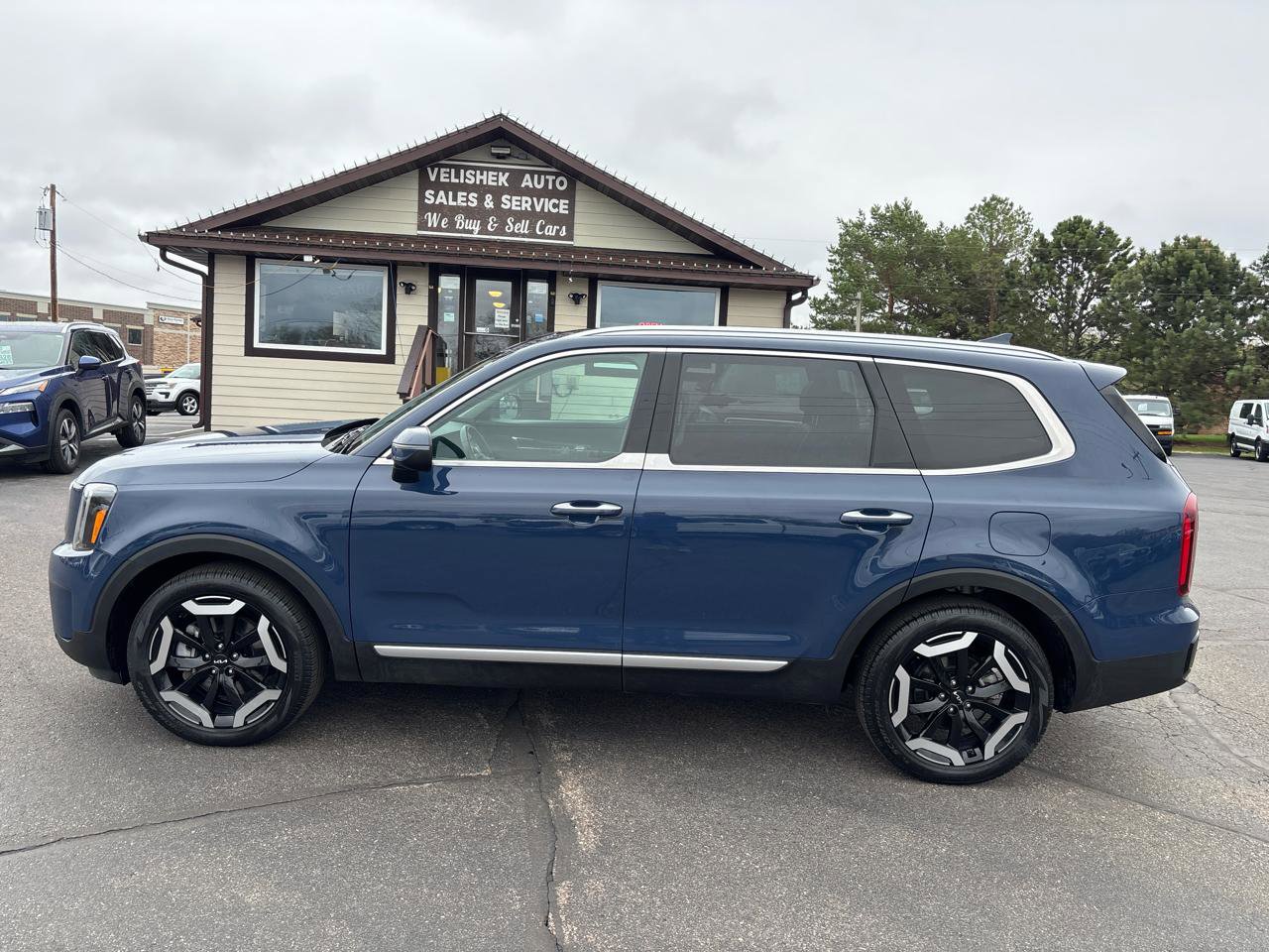 Used 2025 Kia Telluride S AWD/4WD image 6