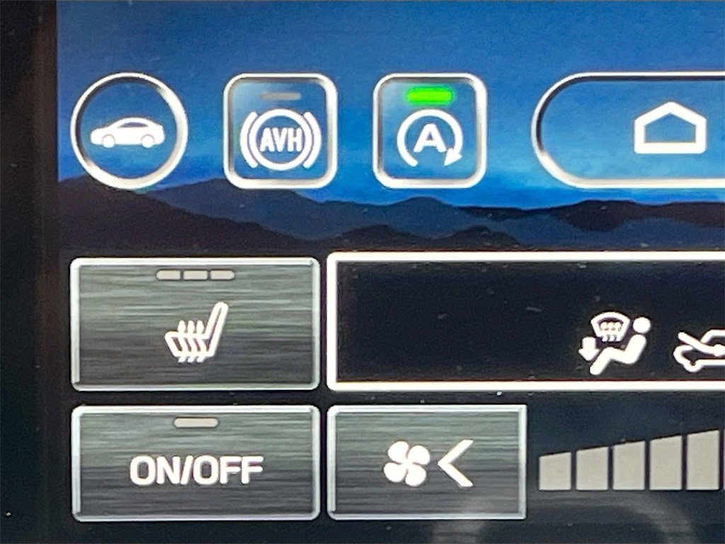 Used 2025 Subaru Outback Premium w/ Popular Package #1A image 19