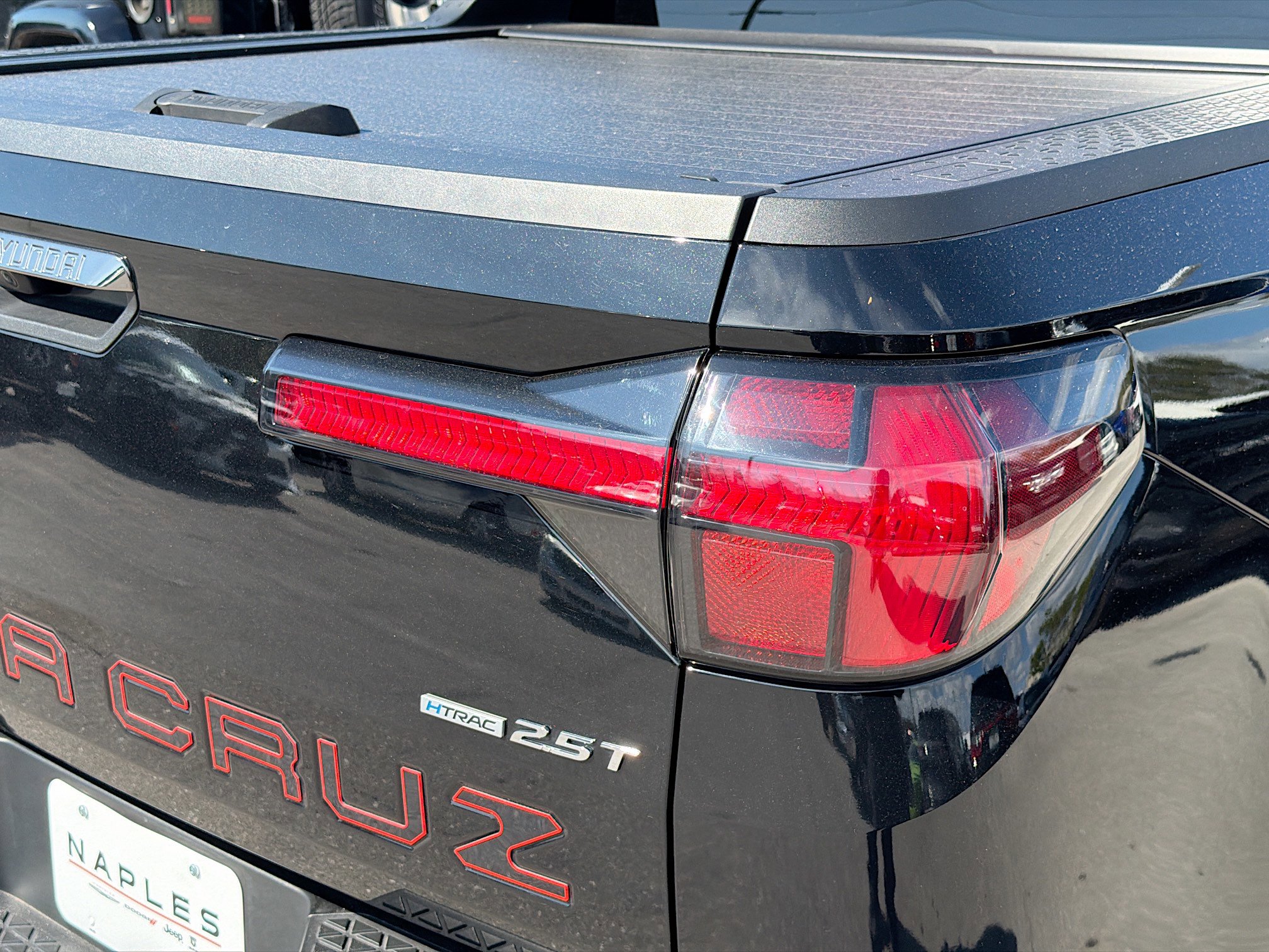 Used 2024 Hyundai Santa Cruz Limited image 10