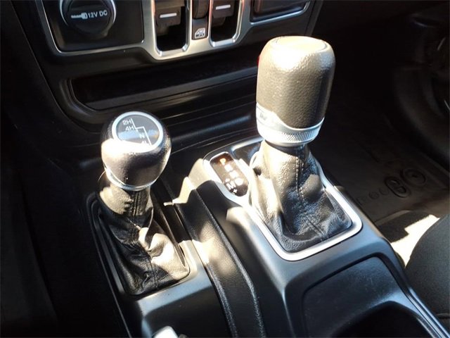 Certified 2022 Jeep Gladiator Willys image 24